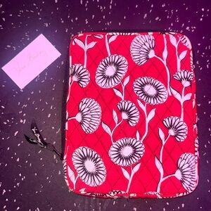 Vera Bradley Houndstooth Floral Zip Device Case Red Black